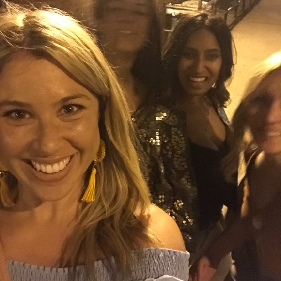 Meet your Posher, Leigh Ann - Picture 3 of 4